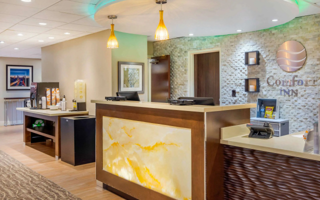 photo 4 of Spark by Hilton Atlanta Airport South College Park
