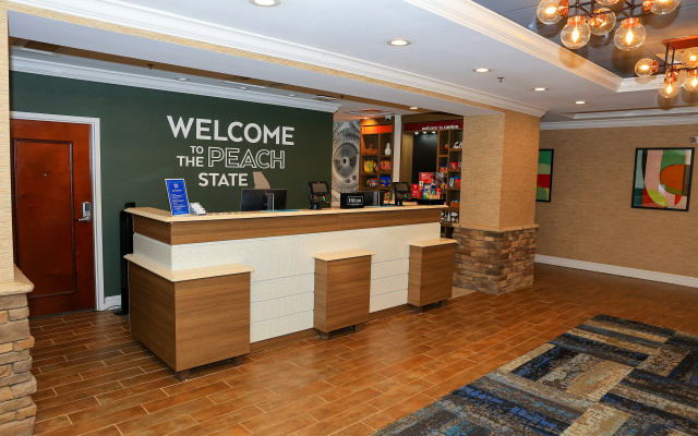 photo 2 of Hampton Inn Atlanta-Canton