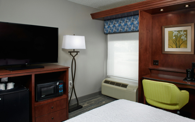 photo 3 of Hampton Inn Atlanta NW Cumberland