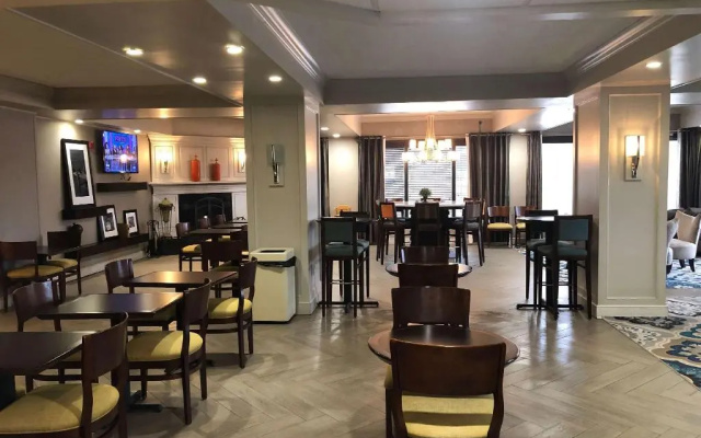 photo 4 of Hampton Inn Baltimore-Washington International