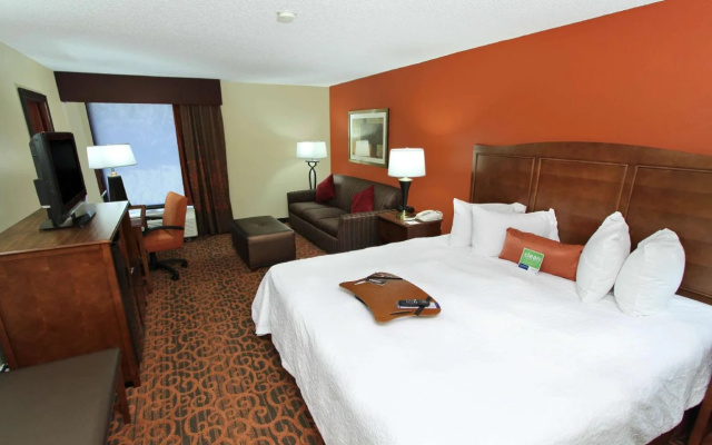 photo 3 of Hampton Inn Birmingham Colonnade