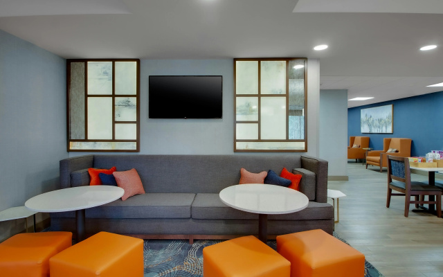 photo 2 of Hampton Inn Birmingham-Colonnade 280