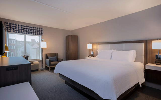 photo 3 of Hampton Inn by Hilton Boston/Cambridge