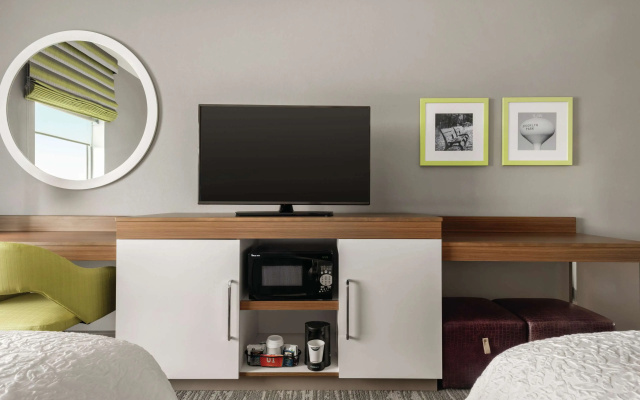 photo 4 of Hampton Inn Brooklyn Park