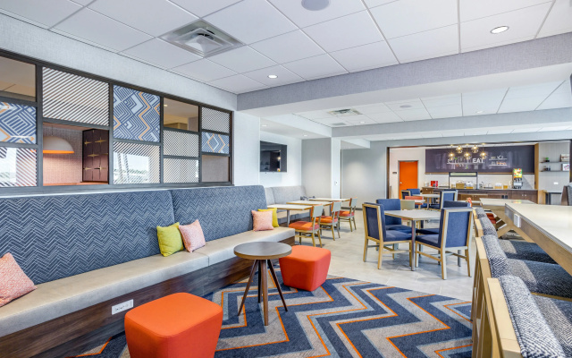 photo 2 of Hampton Inn by Hilton Bedford