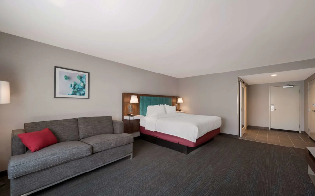 photo 2 of Hampton Inn by Hilton Detroit Southfield