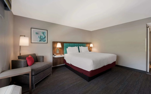 photo 3 of Hampton Inn by Hilton Detroit Southfield