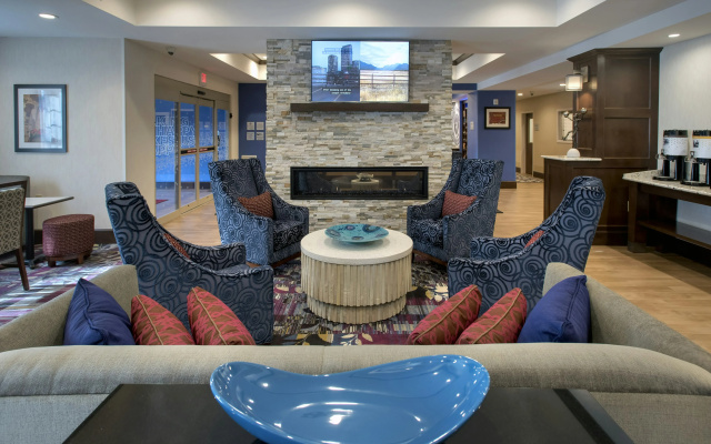 photo 2 of Hampton Inn by Hilton New Paltz