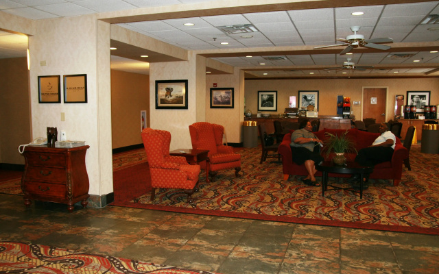 photo 2 of Hampton Inn Canton