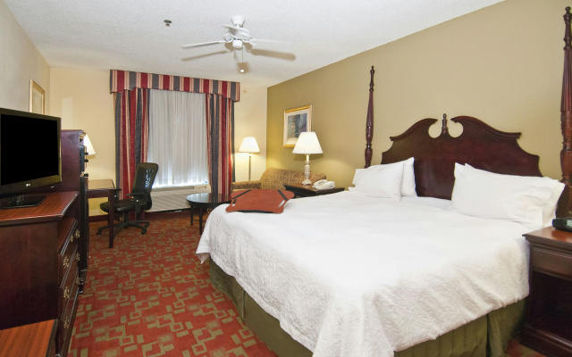photo 3 of Hampton Inn Canton