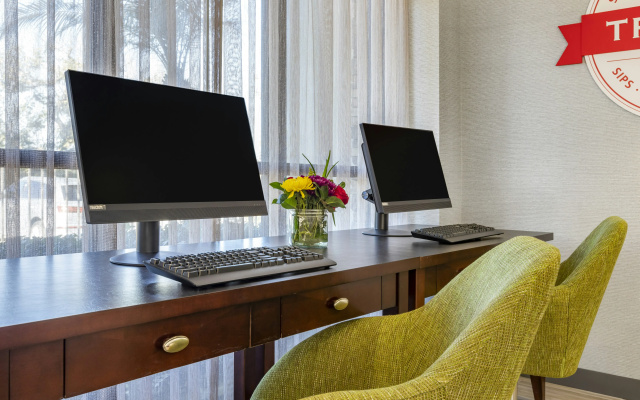 photo 3 of Hampton Inn Carlsbad-North San Diego County