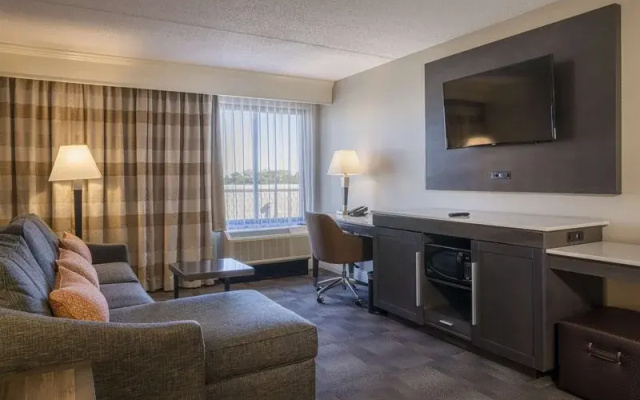 photo 4 of Hampton Inn Carlstadt at The Meadowlands