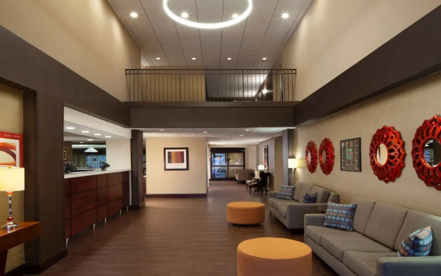 photo 2 of Hampton Inn Charleston-Southridge