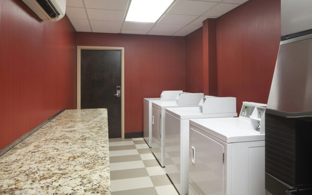 photo 3 of Hampton Inn Charleston-Southridge