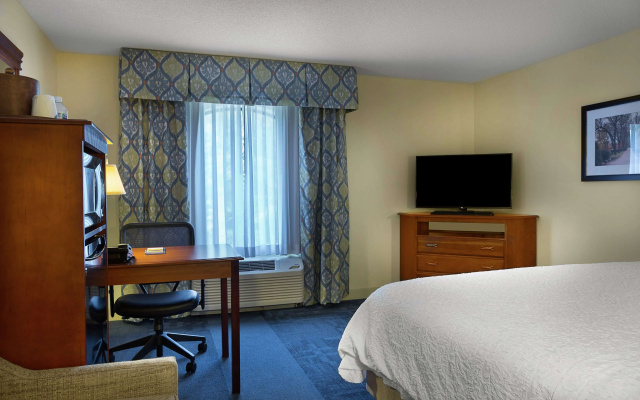 photo 5 of Hampton Inn Charlotte-Belmont at Montcross