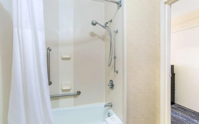 photo 4 of Hampton Inn Chattanooga Airport