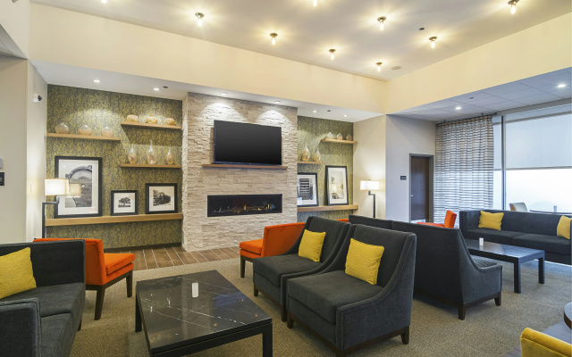 photo 2 of Hampton Inn Chicago North-Loyola Station