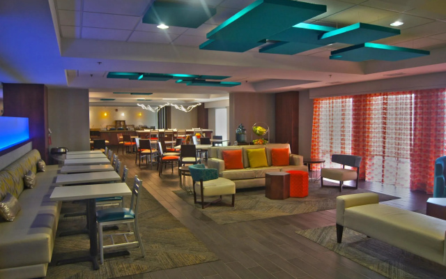 photo 2 of Holiday Inn Express & Suites Cincinnati Riverfront by IHG