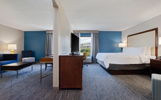 photo 4 of Holiday Inn Express & Suites Cincinnati Riverfront by IHG