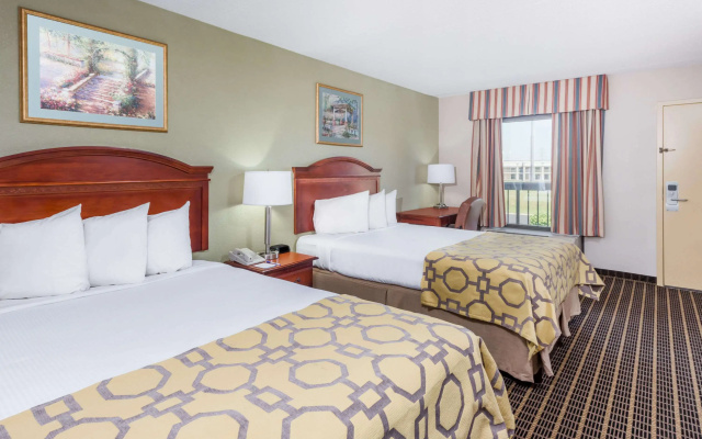 photo 4 of Baymont by Wyndham Clarksville Northeast