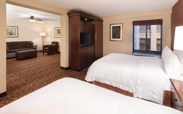 photo 2 of Hampton Inn Cleveland-Downtown