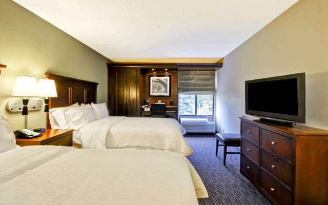 photo 4 of Hampton Inn Cleveland-Westlake
