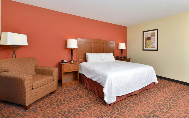 photo 3 of Hampton Inn Clinton, IA