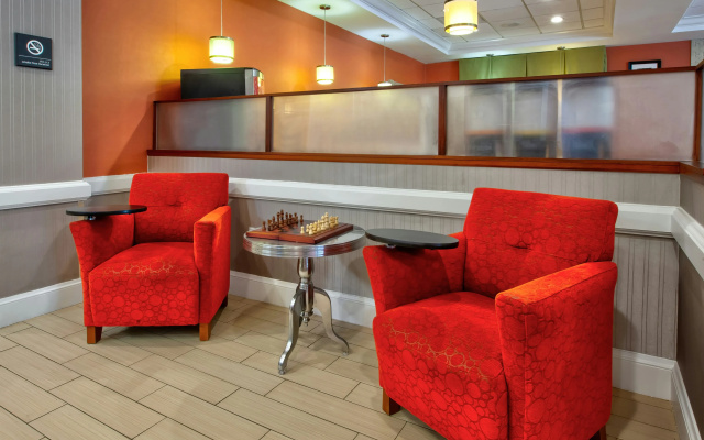 photo 2 of Hampton Inn College Park