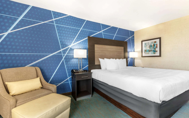 photo 4 of Comfort Inn Dallas North Love Field Airport