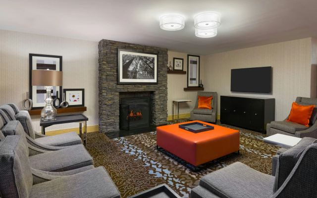photo 2 of Hampton Inn Danbury