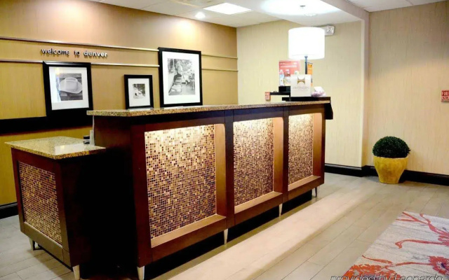 photo 2 of Hampton Inn Denver-International Airport