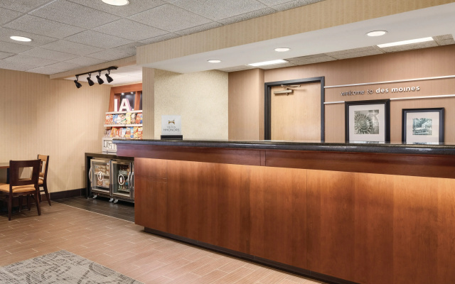 photo 2 of Hampton Inn Des Moines-Airport