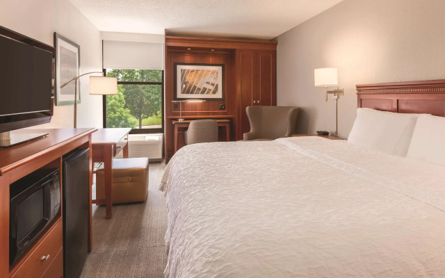 photo 4 of Hampton Inn Des Moines-Airport