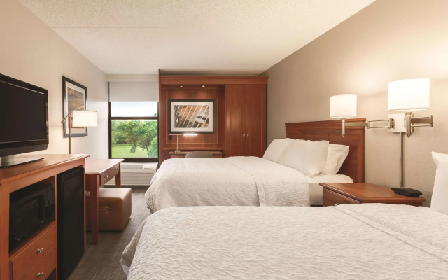 photo 5 of Hampton Inn Des Moines-Airport