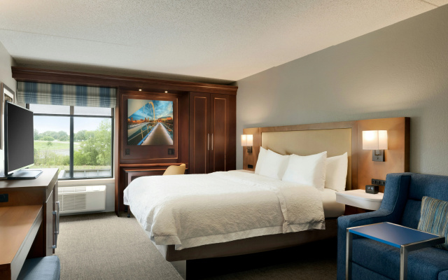 photo 4 of Hampton Inn West Des Moines Lake Drive