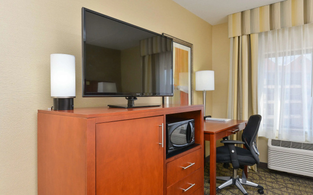 photo 3 of Hampton Inn Detroit/Auburn Hills South