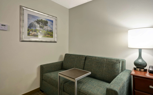 photo 4 of Hampton Inn Detroit/Northville
