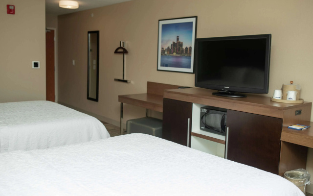 photo 4 of Hampton Inn Commerce Novi