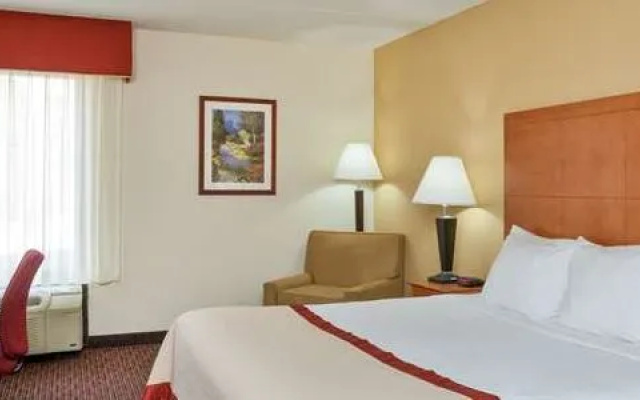 photo 4 of Hampton Inn Detroit/southfield