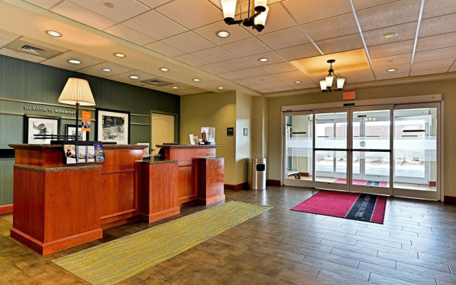photo 2 of Hampton Inn Ellsworth/Bar Harbor