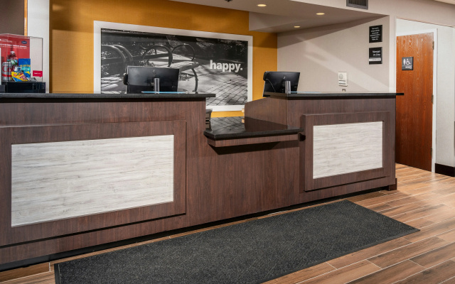 photo 2 of Hampton Inn Fall River/Westport