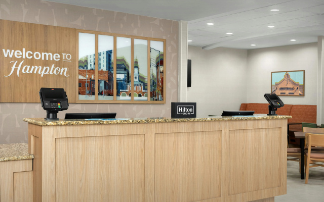 photo 2 of Hampton Inn Fayetteville Fort Bragg