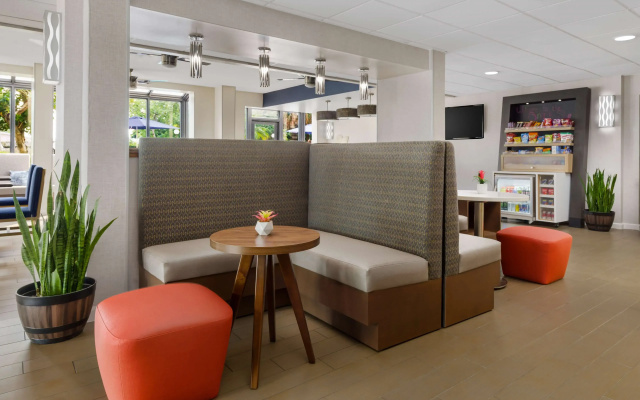photo 3 of Hampton Inn Ft. Lauderdale-Cypress Creek