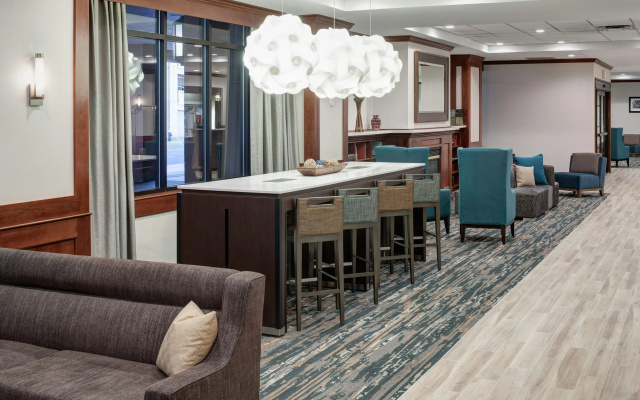 photo 3 of Hampton Inn St. Louis-Downtown (At the Gateway Arch)