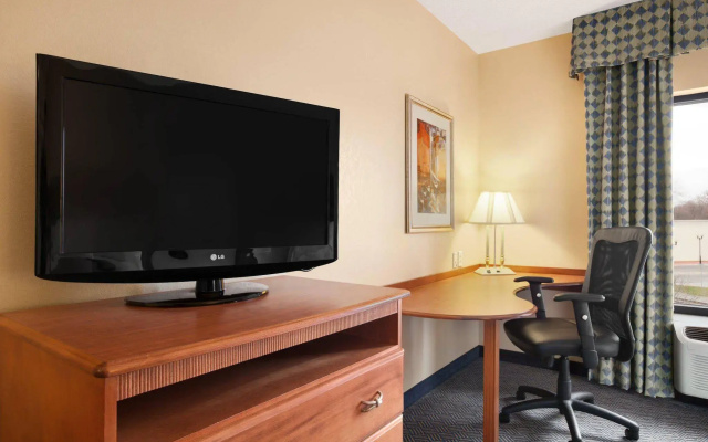 photo 3 of Hampton Inn Geneva