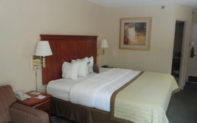 photo 2 of Hampton Inn Greenville-haywood
