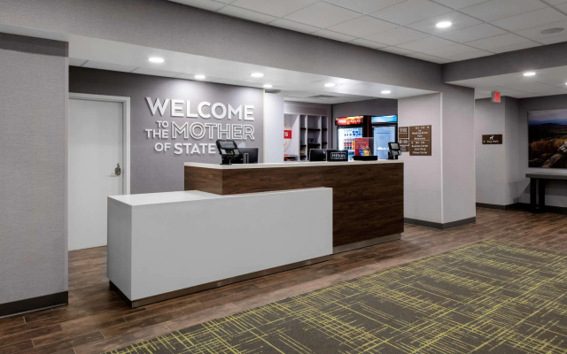photo 2 of Hampton Inn Gretna - Smith Mountain Lake