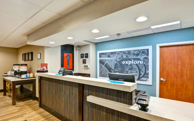 photo 3 of Hampton Inn Hendersonville