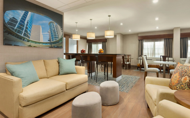 photo 2 of Hampton Inn Houston Hobby Airport