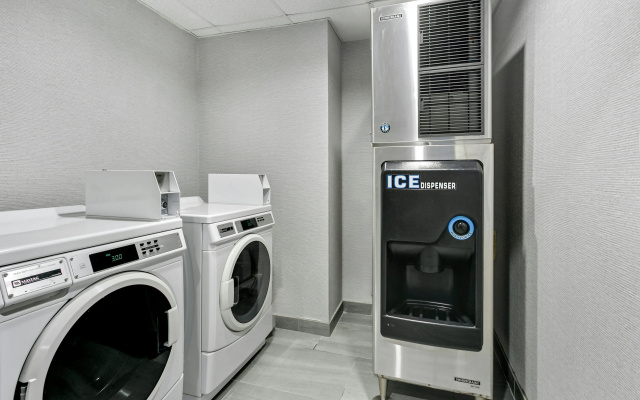 photo 3 of Hampton Inn Houston-Pearland